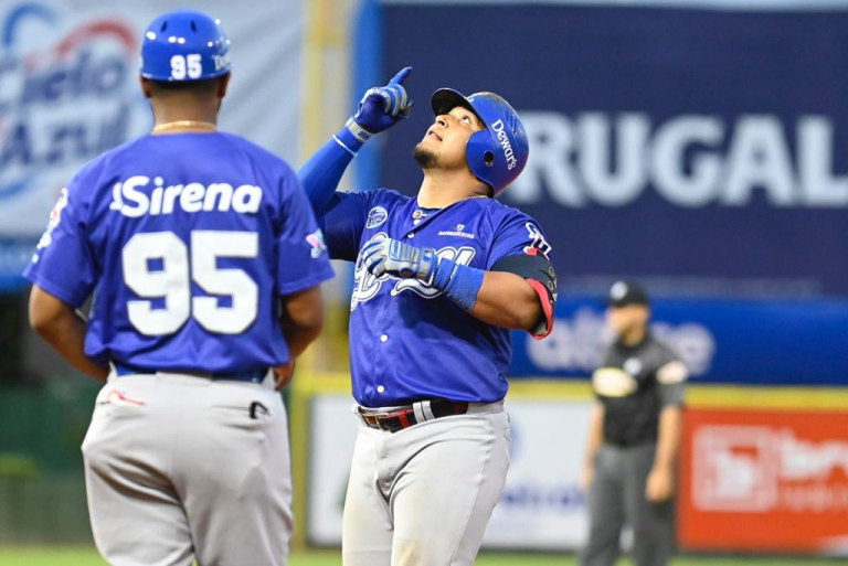 Licey, Aguilas y Toros triunfan en el beisbol profesional dominicano