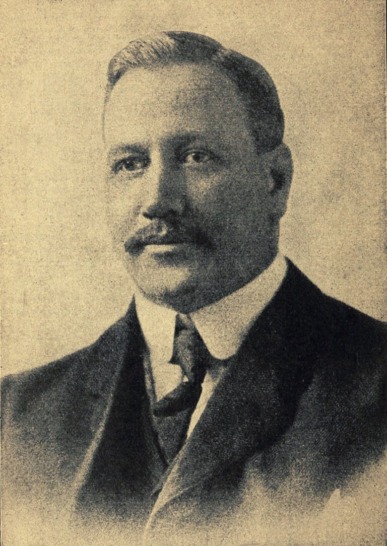 Hoy se cumple el natalicio 128 William G. Morgan inventor del voleibol