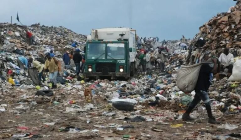 Denuncian contaminación de aguas subterráneas por vertedero Tumba en Boca Chica