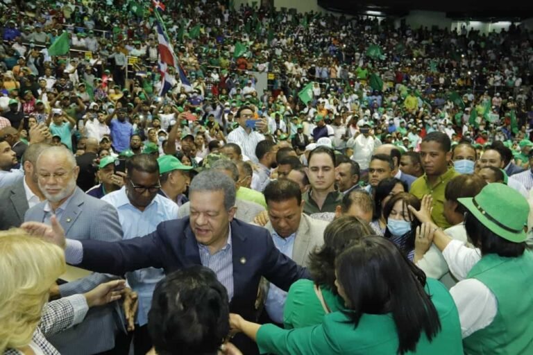 LF estará en Santiago viernes y sábado en diversas actividades