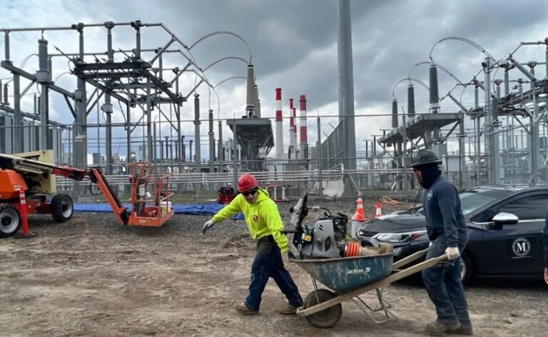 Estrenan planta de energías limpias en Queens, pero vecinos temen alza en facturas de luz