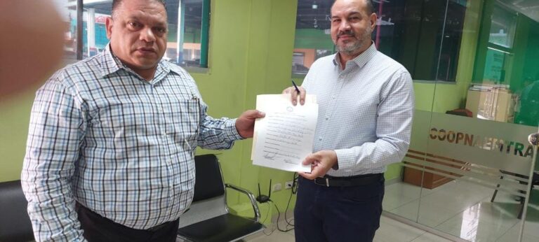 Mario Díaz inscribe candidatura Alcalde por Santo Domingo Oeste