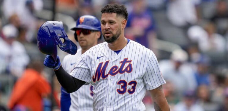 Dominicano Gary Sánchez firma con los Padres de San Diego