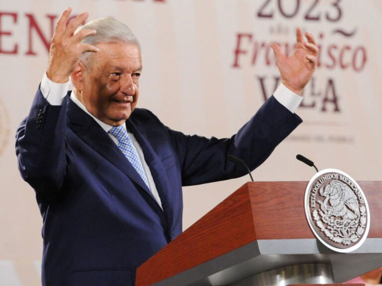 Además del dato del Inegi, el presidente destacó el comportamiento del peso. (Cuartoscuro)