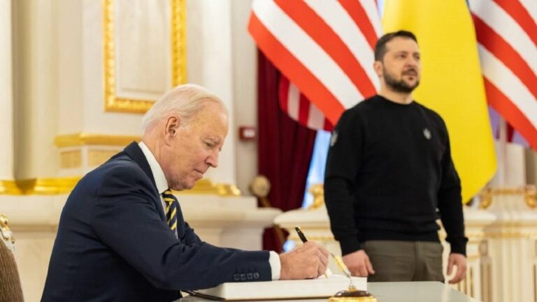 Joe Biden y Volodomir Zelemsky