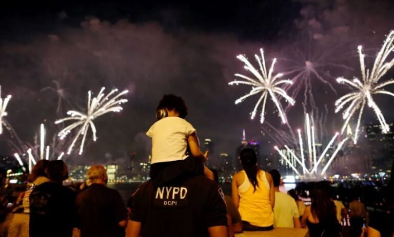 Autoridades de NYC recuerdan que es ilegal y peligroso celebrar el 4 de julio con “fiesta” de fuegos artificiales