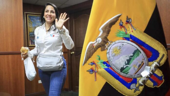 La candidata del correísmo, Luisa González.