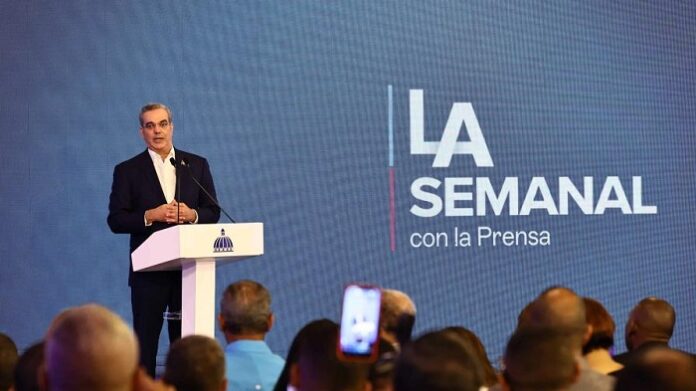 Luis Abinader en La Semanal con la Prensa