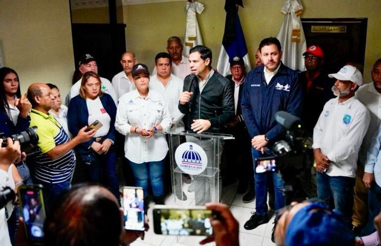 Roberto Ángel encabeza la acción social del Gobierno en San José de Ocoa