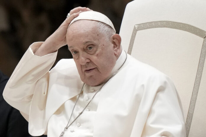 El Papa Francisco asiste a su audiencia general semanal en el salón Papa Pablo VI en el Vaticano, el miércoles 6 de diciembre de 2023ANDREW MEDICHINI