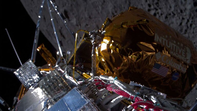 Estados Unidos logra aterrizar una nave en la Luna 52 años después