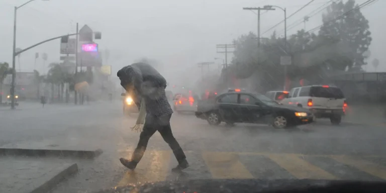 Declaran alerta por tornados en el estado de Oklahoma EE.UU.