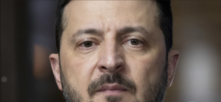 Los ucranianos se unen en torno a Zelenskyy después de que Trump intentó denigrarlo