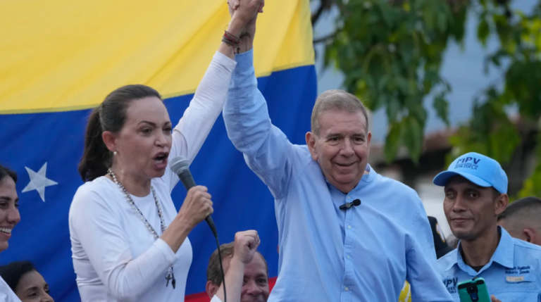 Machado y González Urrutia piden que no se criminalice a los migrantes venezolanos
