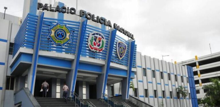 Policía persigue asaltante de la Asociación Romana de Ahorros y Préstamos