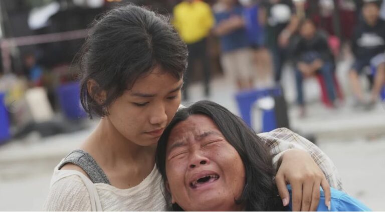 El olor a muerte inunda las ciudades de Myanmar tras el sismo que mató a más de 1.600 personas