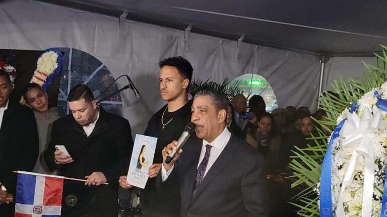 Dominicanos en NY realizan vigilia en honor a víctimas del colapso en Jet Set