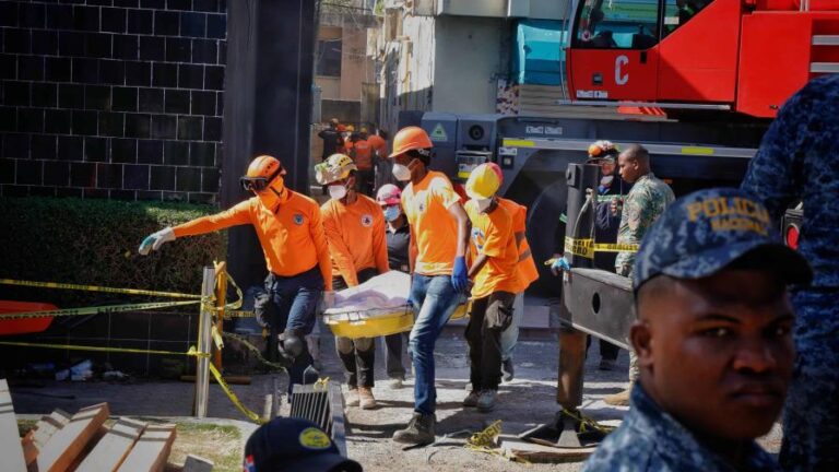 4,500 personas lograrón salvar 189 vidas entre los escombros del Jet Set