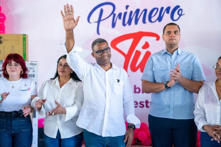 Madres de Nagua reciben homenaje de Propeep en un gesto de amor y compromiso social