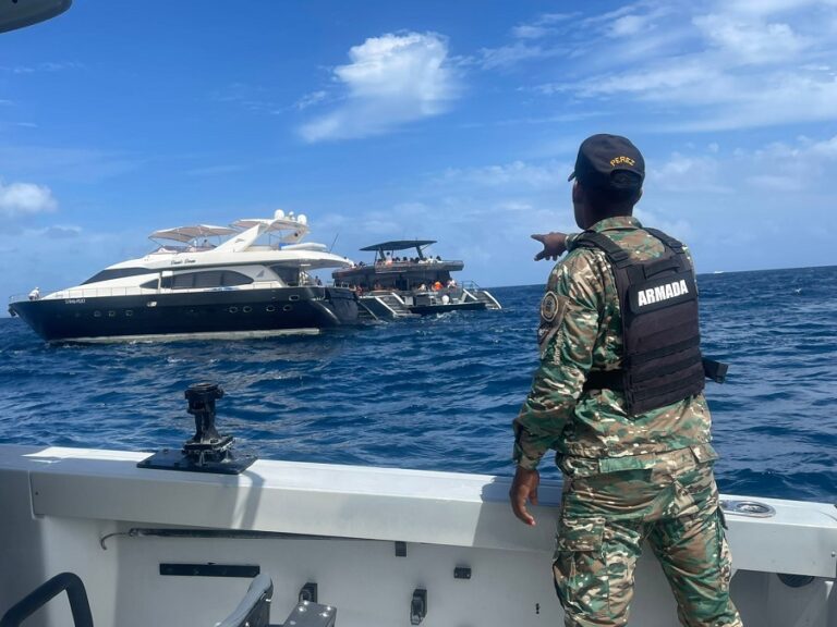 Armada de RD auxilia embarcaciones de recreo en La Romana y Samaná