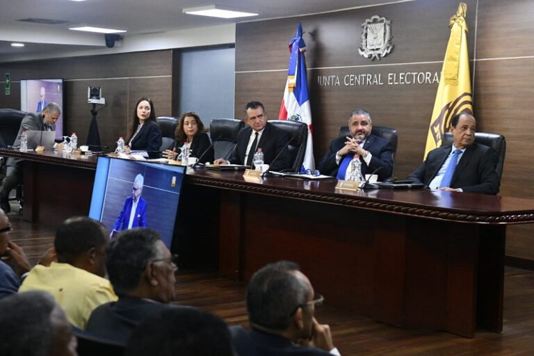 JCE realiza audiencia pública para registro de encuestadoras