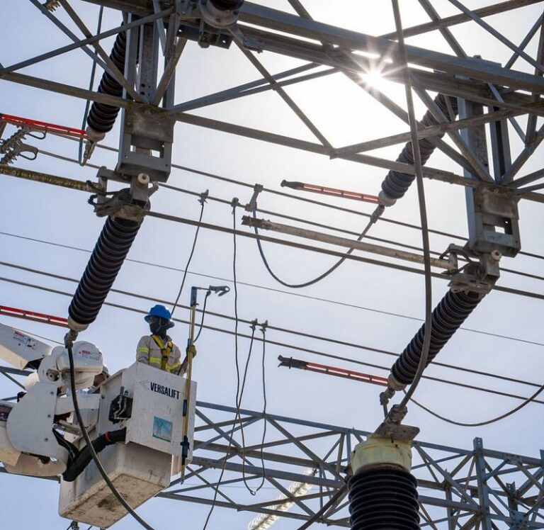 ETED trabaja en el reforzamiento del sistema eléctrico en la línea 69 kV Haina–Refinería