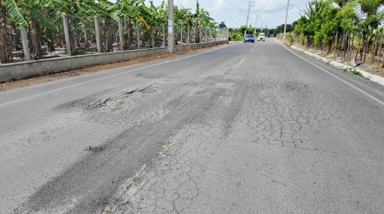 Comunidad de San Luis – La Manzana expresa preocupación por rápido deterioro de su carretera