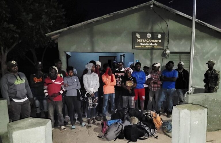 ERD intercepta dos grupos de migrantes indocumentados en Dajabón y Montecristi