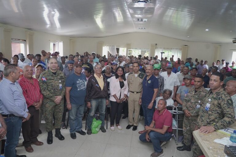Ministerio de Defensa realiza encuentro con pensionados en San Isidro