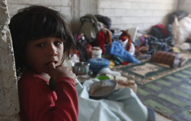 El gobierno sirio comienza a evacuar familias beduinas de Sweida para poner fin a la violencia