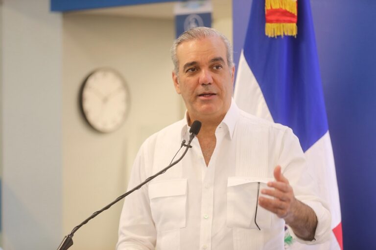 Abinader dice someterá nueva ley orgánica de la Policía Nacional el 16 de agosto
