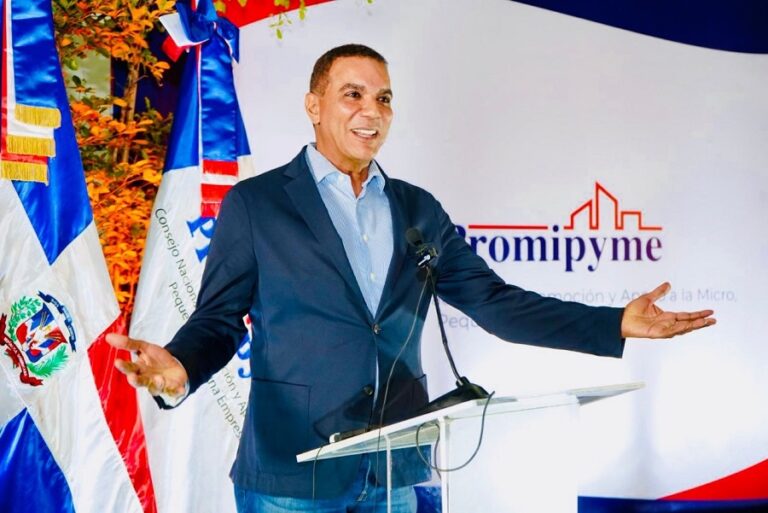 El Senador Carlos Gómez impulsa el desarrollo emprendedor en Moca