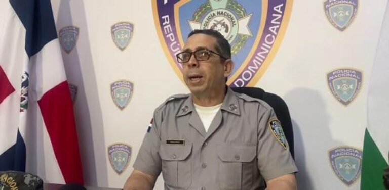 Policía dice señalados de violación en Villa González están armados y les insta a entregarse