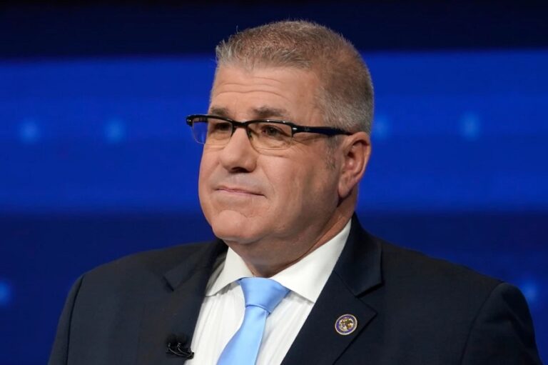 Cuatro familiares del candidato a gobernador de Illinois murieron en un accidente de helicóptero en Montana, según la campaña