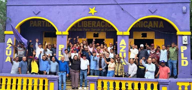 Más dirigentes y ciudadanos se juramentan en el PLD