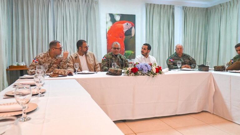 Ministro de Defensa y los directivos de CODEVI supervisan avances de la verja perimetral fronteriza en Dajabón