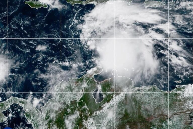 La tormenta tropical Melissa lleva riesgo de inundaciones a Haití, República Dominicana y Jamaica