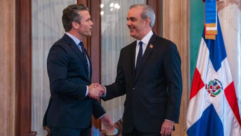 Pete Hegseth asegura respaldo de EE.UU. a la RD; reconoce liderazgo del presidente Abinader contra el narcotráfico