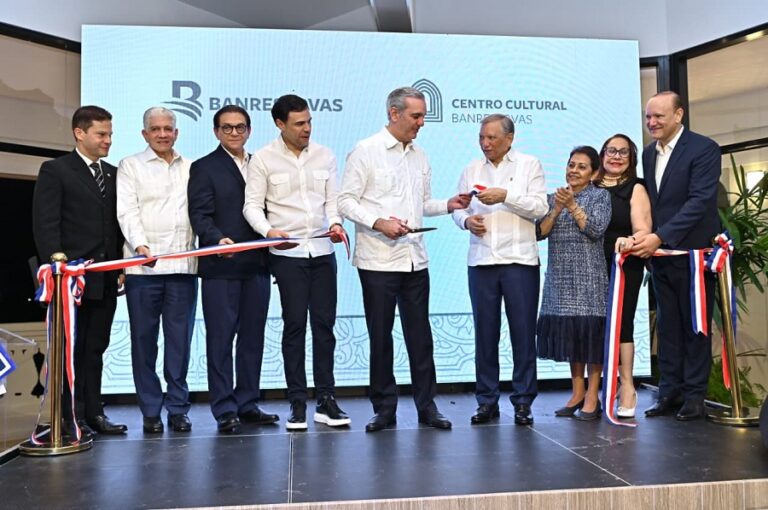 Banreservas inaugura Centro Cultural en el antiguo Hotel Mercedes de Santiago