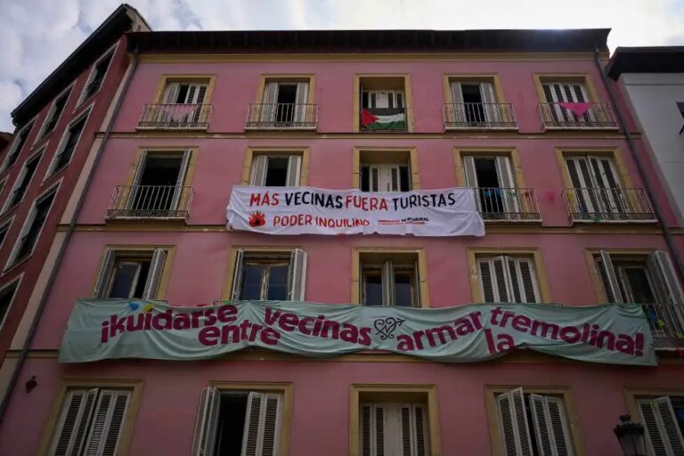 España multó a Airbnb