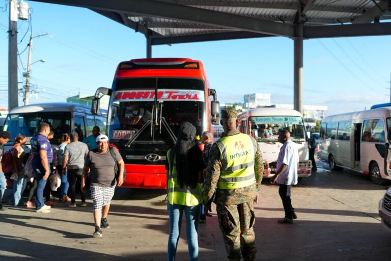 INTRANT realiza 10,778 inspecciones vehiculares en Navidad, retiene 387 autobuses por riesgos y 7 por dopaje