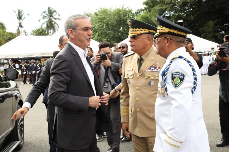Gobierno entrega certificaciones para importantes obras comunitarias en Monseñor Nouel