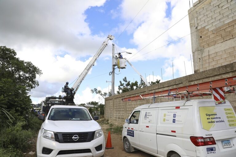 Pgase y Edeeste desmantelan fraude eléctrico en empresa de Higüey