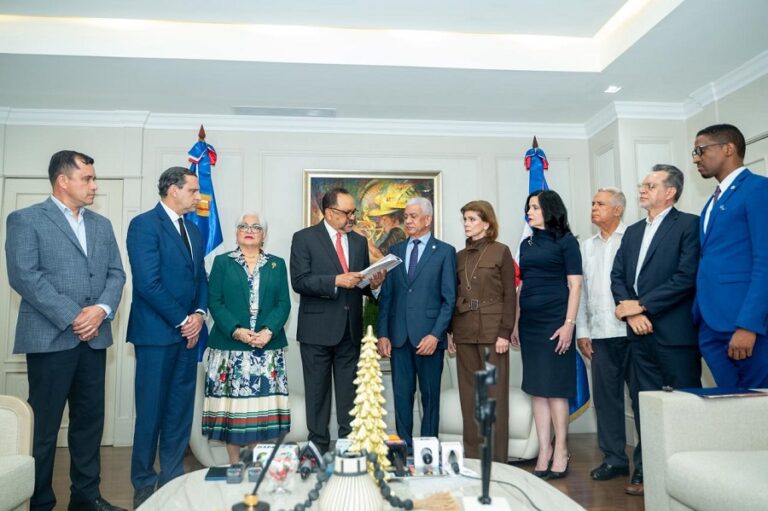 Senado recibe del Poder Ejecutivo Anteproyecto de Ley Orgánica de la Policía Nacional