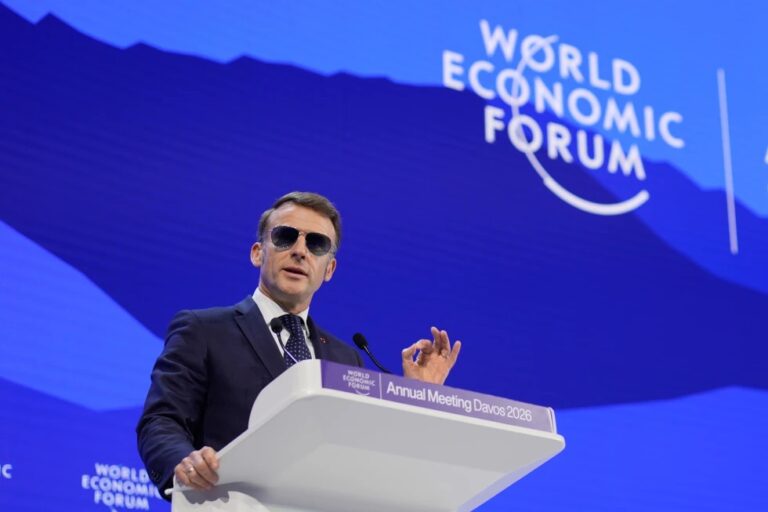 Macron insta a la UE a considerar una «bazuca» comercial en respuesta a la amenaza arancelaria de EEUU