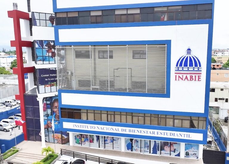 Inabie cancela licitación para la compra de gomitas multivitamínicas para estudiantes