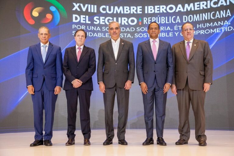 Abinader inaugura XVIII Cumbre Iberoamericana del Seguro