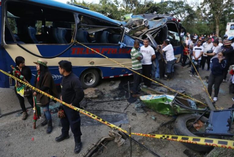 Sube a 14 cifra de muertos por ataque con explosivos tras oleada violenta en suroeste de Colombia