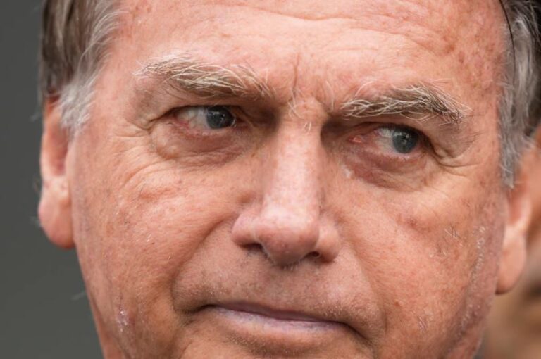 El Congreso de Brasil reduce la condena de 27 años de prisión de Jair Bolsonaro