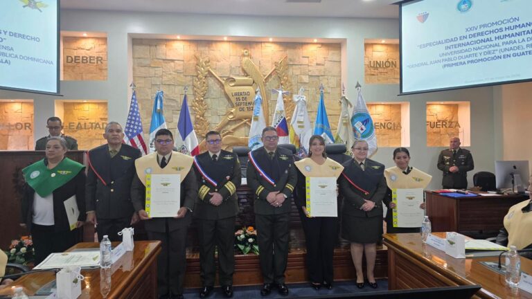 UNADE marca un hito internacional con histórica graduación en Derechos Humanos en Guatemala